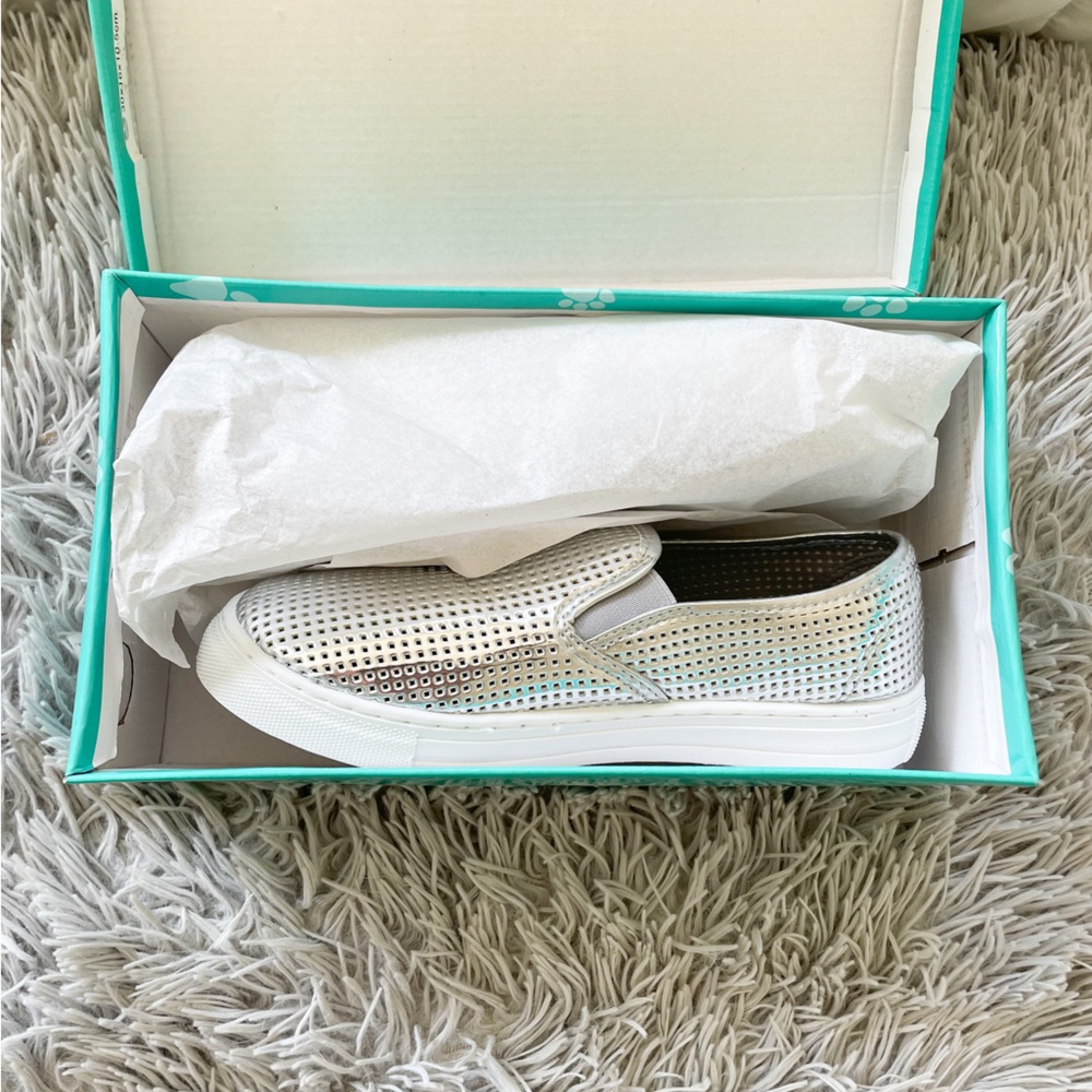 Slip Ons - Picture 3 of 8